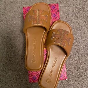 Tory Burch Double T Sports Slide 
Aged Camello/Gold Size 8